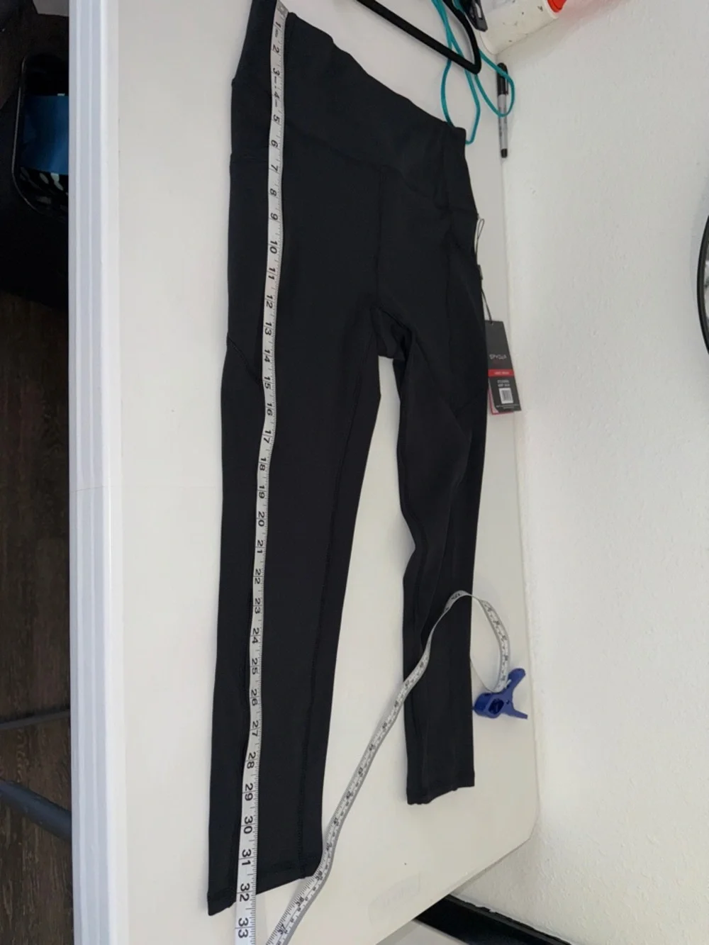 NWT Spyder Black High-Waist Athletic Capri Leggings with Side Pocket - Picture 7 of 7